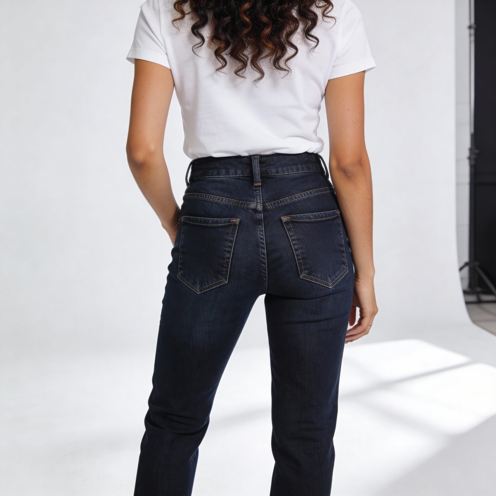 Silhouette Holdenim dos